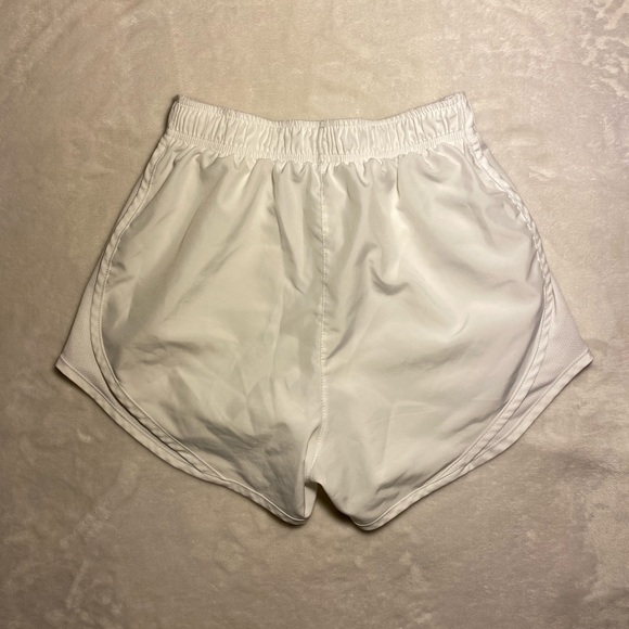 Nike Dri Fit Shorts White - Picture 4 of 6